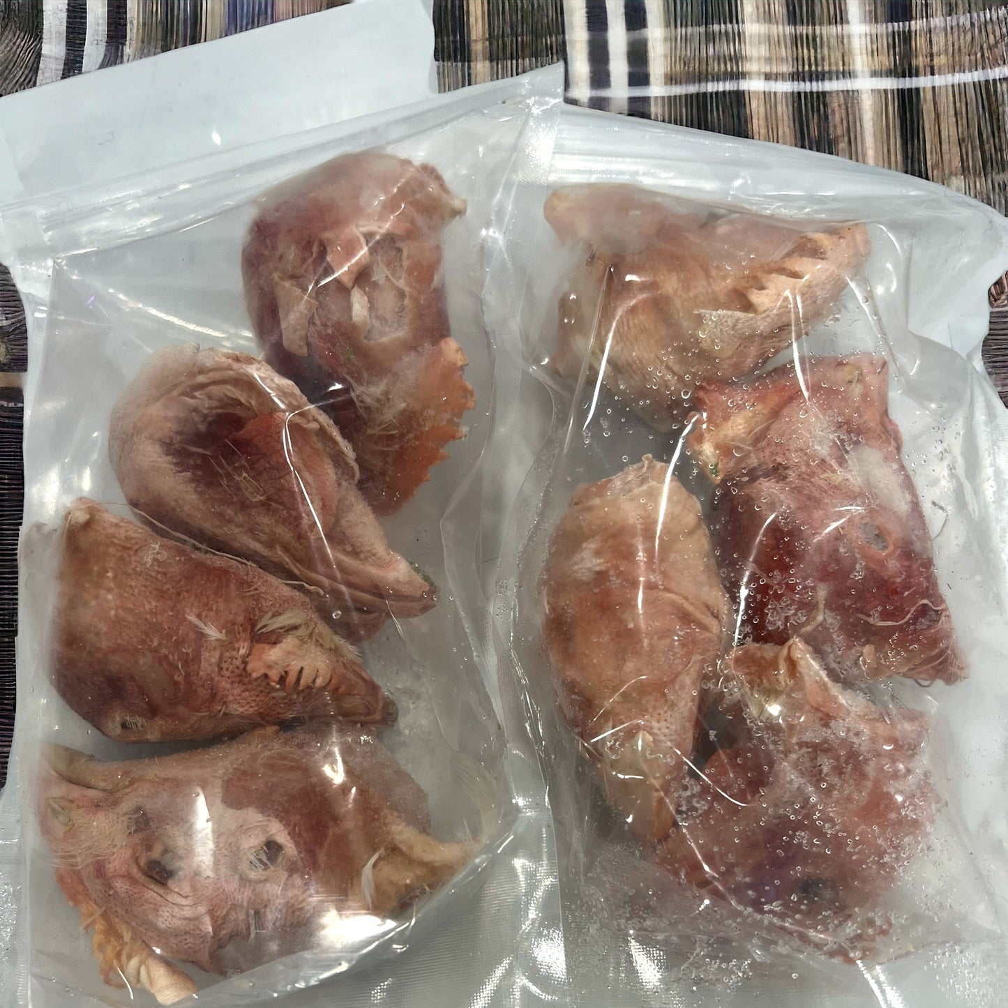 Raw Chicken Head 3-4 pcs